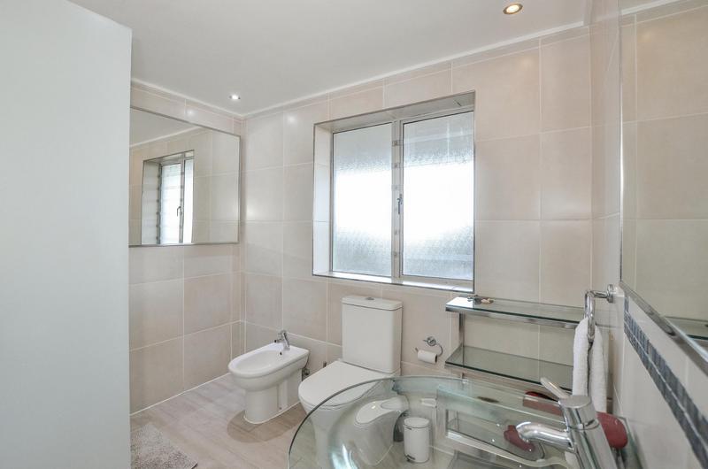 3 Bedroom Property for Sale in Dolphin Beach Western Cape